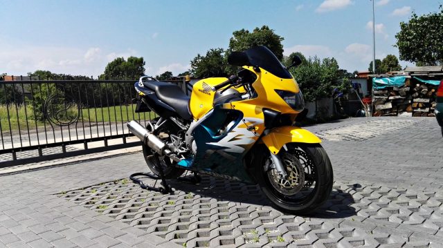 Honda CBR 600 F4 Pc35