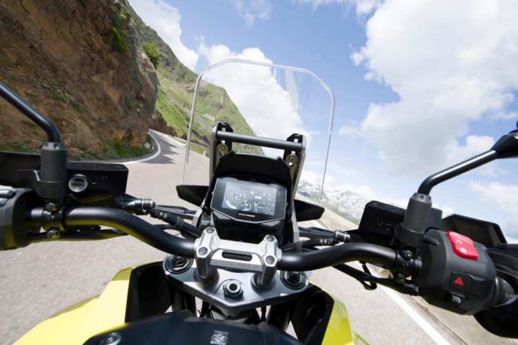 Suzuki V Strom kokpit