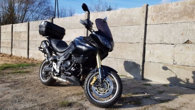 Niespotykany motocykl na gaz – historia wyjątkowego Triumpha Tigera 1050