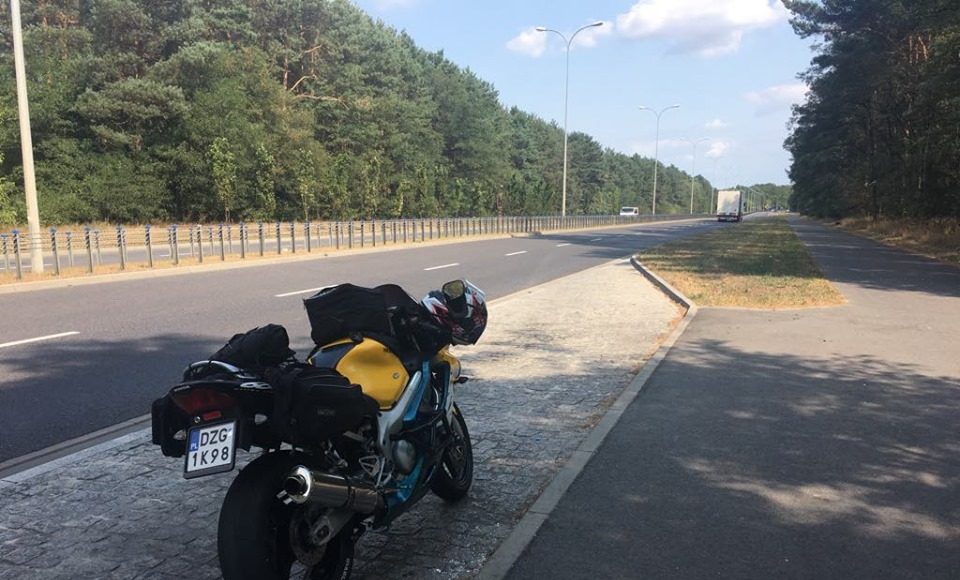 hondacbrfmotocyklsportkufrybagażwyprawawycieczkamotocyklowaawariasport
