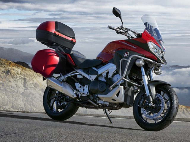 Jakie turystyczne enduro, czyli uniwersalny, oszczędny, trwały, wyprawowy motocykl do podr&oacute;ży we dwoje. Propozycje segmentu adventure: dwu, trzy, czterocylindrowe 2020/2021