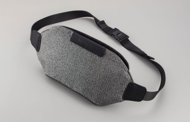 Jaka saszetka, nerka motocyklowa? Torba na biodro, niekoniecznie na udo… XD Design Bumbag Gray