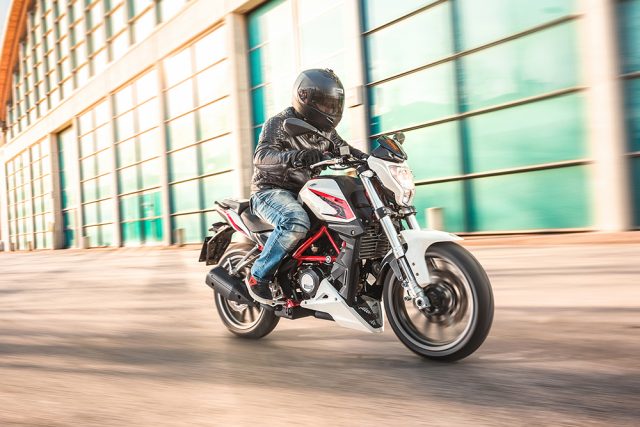 Benelli 251 Motocykl do miasta miejski