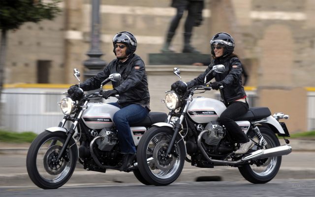 Moto Guzzi V7 motocykl miejski do miasta