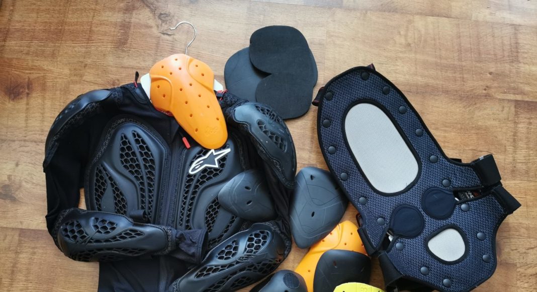 jak wybrać motocyklowe ochraniacze scaled e