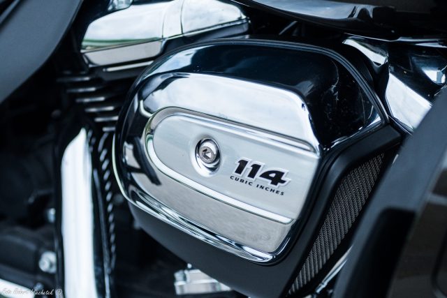 Harley Davidson Road Glide Ultra Limited 2020 test dane techniczne opinia