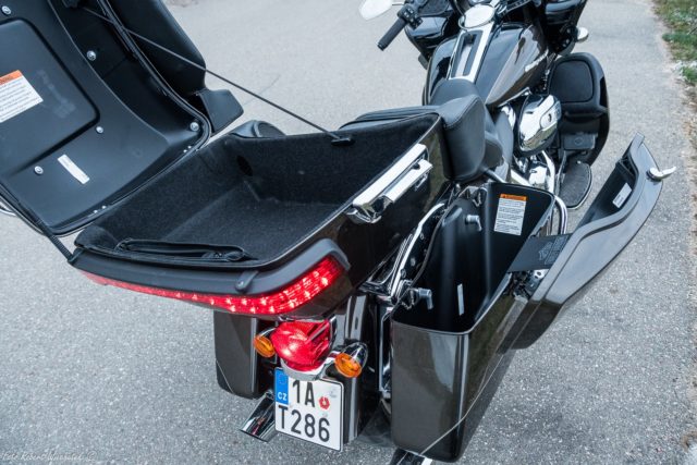 Harley Davidson Road Glide Ultra Limited 2020 test dane techniczne opinia
