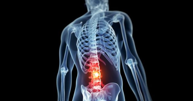 b&oacute;l kręgosłupa lędźwiowego w czasie jazdy motocyklem jak sobie z nim poradzić