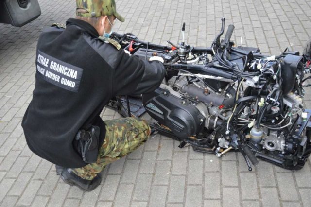 W Olszynie zatrzymano ciężar&oacute;wkę ze skradzionymi motocyklami