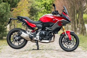 BMW F  XR nowość  test dane techniczne opinia cena  of