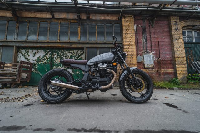 Testujemy customową Hondę CX650 – brat bike, motocykl, kt&oacute;ry czyni wolnym