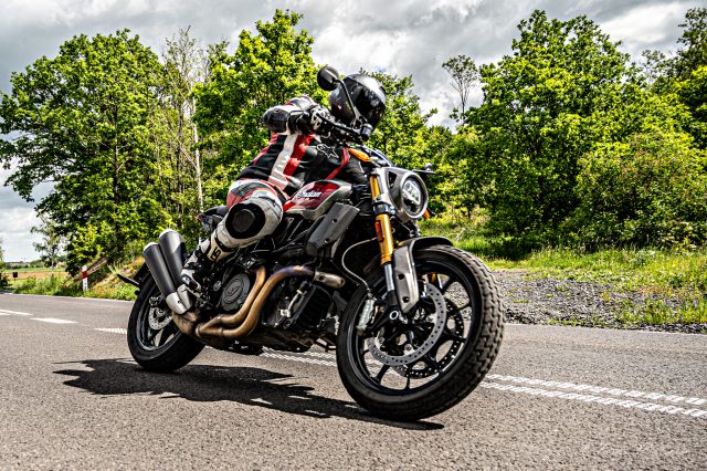 Indian FTR 1200 – wielozadaniowy INDIANa Jones [TEST, DANE TECHNICZNE, OPINIA, WADY, ZALETY]