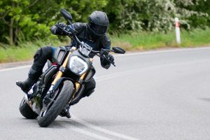 Ducati Diavel S test opinia wady zalety cena dane techniczne