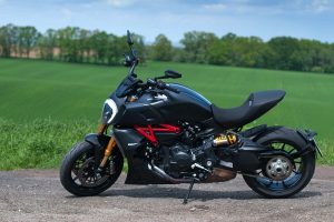 Ducati Diavel S test opinia wady zalety cena dane techniczne