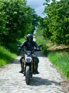 Ducati Diavel S test opinia wady zalety cena dane techniczne