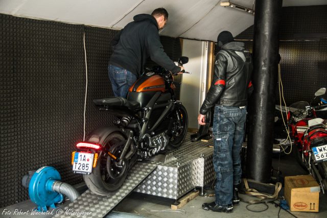 Harley-Davidson LiveWire 2020 – jazda pod napięciem [TEST, OPINIA, CENA, DANE TECHNICZNE]