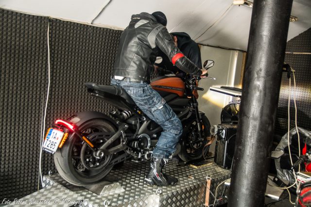 Harley-Davidson LiveWire 2020 – jazda pod napięciem [TEST, OPINIA, CENA, DANE TECHNICZNE]