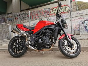 JakimotocykltypunakedTriumphSpeedTriple