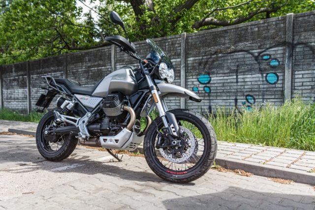 Moto Guzzi V85TT 2020 test, opinia, wady, zalety