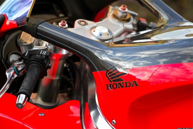 Honda NR750 – pokaz siły i geniuszu