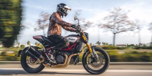 indian ftr  carbon akrapovic indian motocykl