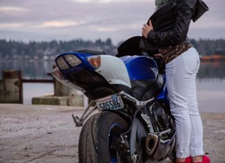 kobieta i motocykl