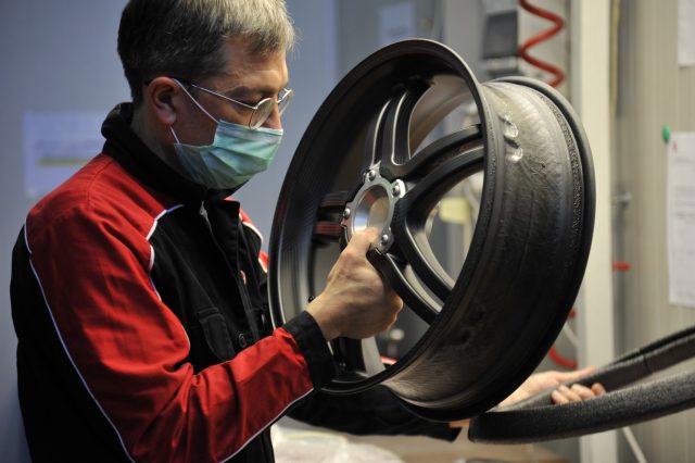 Ducati Superleggera V4 - dane techniczne cena moc prędkość maksymalna waga