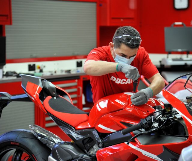 Ducati Superleggera V4 - dane techniczne cena moc prędkość maksymalna waga