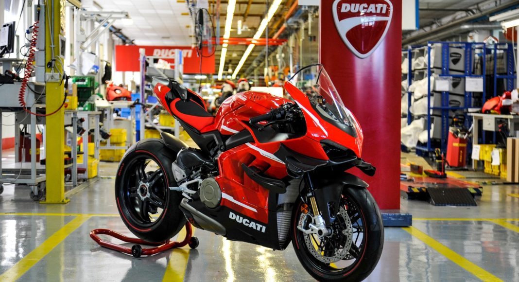 DucatiSuperleggeraV danetechnicznecenamocprędkośćmaksymalnawaga