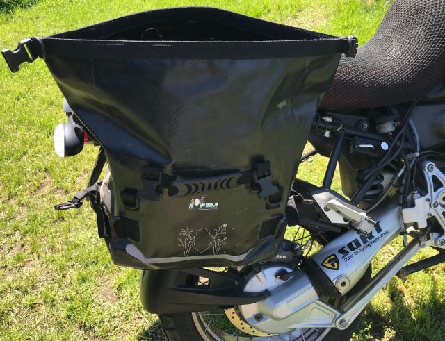 Jakie wodoodporne sakwy motocyklowe opinia wady zalety test Amphibious Motobag II