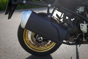 Suzuki VStrom  DL  TEST opinia wady zalety dane techniczne  scaled