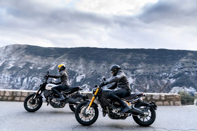 Uniwersalny motocykl do miasta turystyki w teren Ducati Scrambler 1100