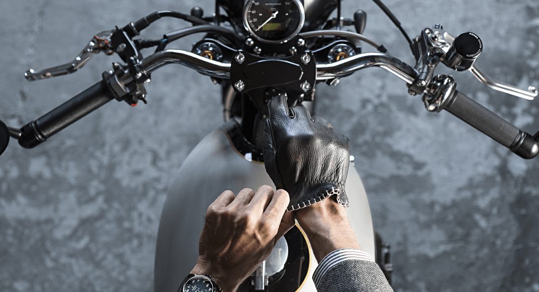 jaki zegarek dla motocyklisty wybrac scaled