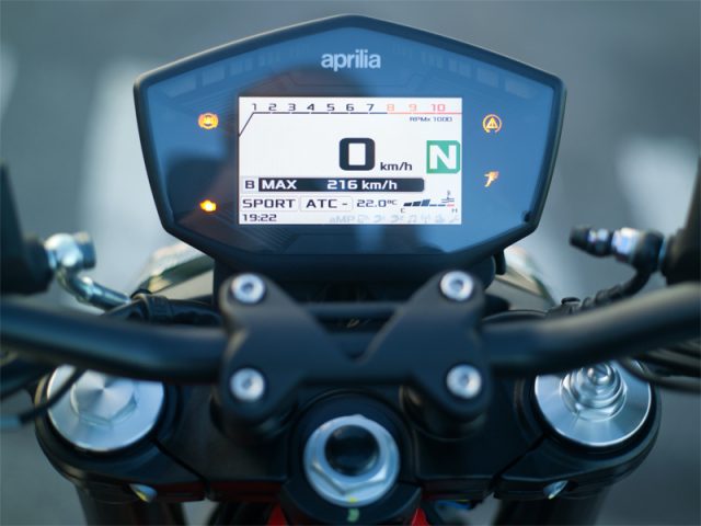 Aprilia Shiver 900 2020 – prawie litrowy naked środka [TEST, OPINIA, WADY, ZALETY, DANE TECHNICZNE]]