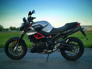 Aprilia Shiver   test opinia dane techniczne wady zalety
