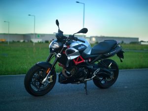 Aprilia Shiver   test opinia dane techniczne wady zalety