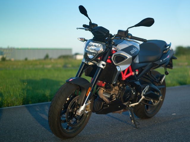 Aprilia Shiver 900 2020 – prawie litrowy naked środka [TEST, OPINIA, WADY, ZALETY, DANE TECHNICZNE]]
