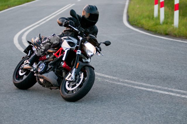 Aprilia Shiver 900 2020 test opinia dane techniczne wady zalety