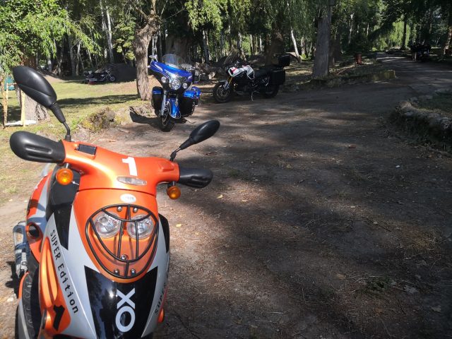 Skuterem 50 ccm na zlot motocyklowy – i to jest prawdziwa przygoda! [Relacja z podr&oacute;ży]