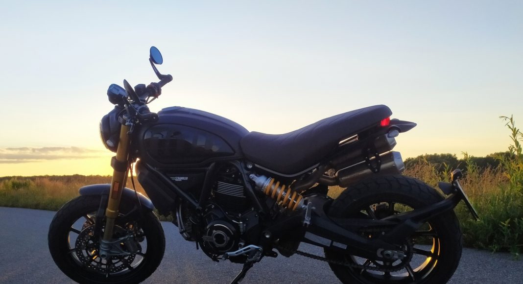 Ducati Scrambler  Sport Pro test opinia dane techniczne wady zalety