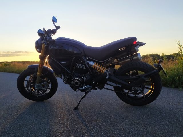 Ducati Scrambler 1100 Pro Sport – piękny, neoklasyczny, funkcjonalny? [TEST, opis, dane techniczne, wady, zalety]