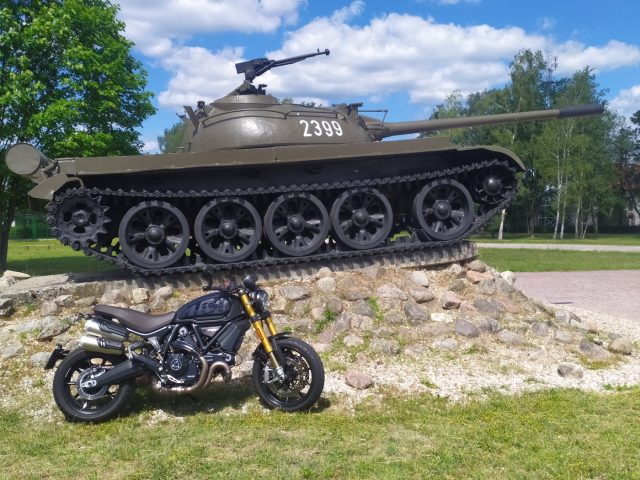 Ducati Scrambler 1100 Pro Sport – piękny, neoklasyczny, funkcjonalny? [TEST, opis, dane techniczne, wady, zalety]