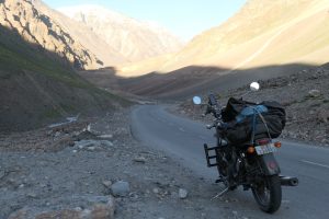 Manali Leh jazda przez Himalaje  scaled