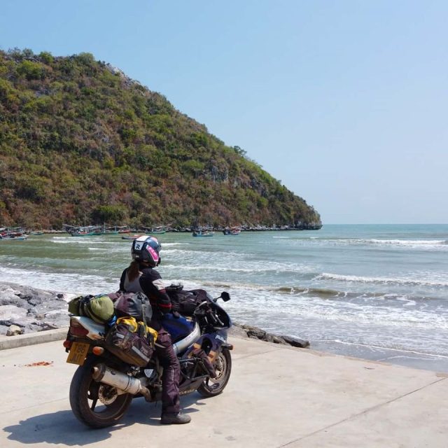 Poczciwym Fireblade’m dookoła świata, czyli RTW Roxy i jej samotna podr&oacute;ż [WYWIAD]