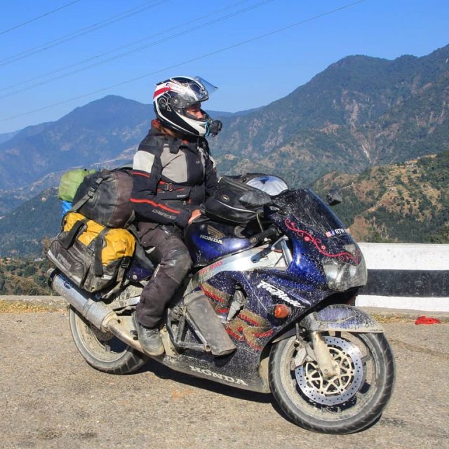 Poczciwym Fireblade’m dookoła świata, czyli RTW Roxy i jej samotna podr&oacute;ż [WYWIAD]