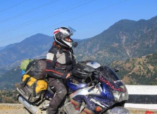 RTW Roxy podróże motocyklowe kobieta na motocyklu motocyklistka turystyka motocyklowa