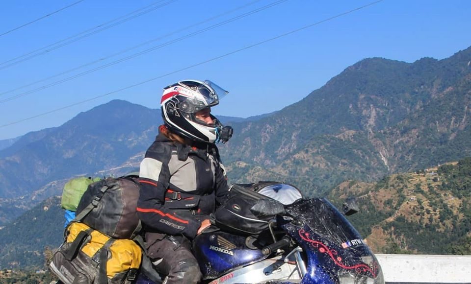 RTW Roxy podróże motocyklowe kobieta na motocyklu motocyklistka turystyka motocyklowa