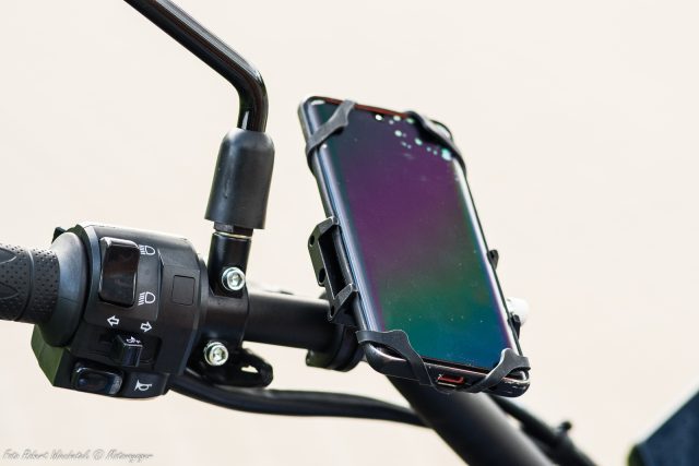 GUB 85 jaki uchwyt na telefon