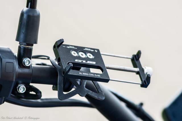 GUB 85 jaki uchwyt na telefon