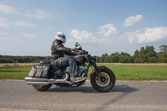 Starcie stalowych nowości 2021 &ndash; Harley Davidson Street Bob vs Indian Super Chief Limited [test, opinie, dane techniczne]